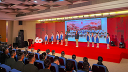 【图说上海】上海各界纪念“南京路上好八连”命名60周年