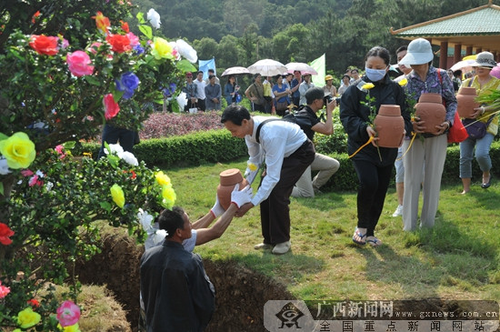 【热门文章】广西将在清明节前开展公益花坛葬活动 即日起报名