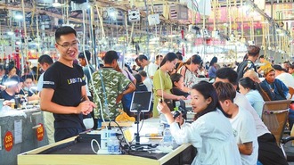德宏瑞麗：姐告口岸貼心服務激發經濟活力