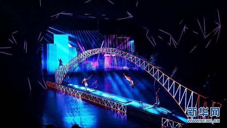 《极限快乐SHOW 2》国际马戏城首演 震撼演绎“重庆特色”