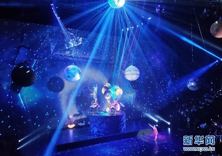 《极限快乐SHOW 2》国际马戏城首演 震撼演绎“重庆特色”