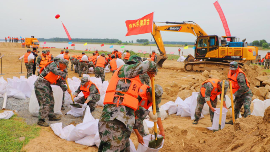 2023年濮阳市黄河防汛抢险救援实战演练在范县举行