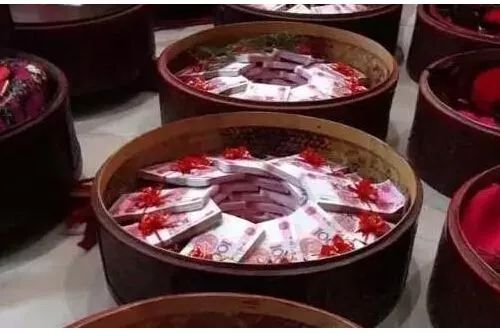 民族尊严》的议案,呼吁法律长出利齿,从立法层面对"精日"行径予以严惩