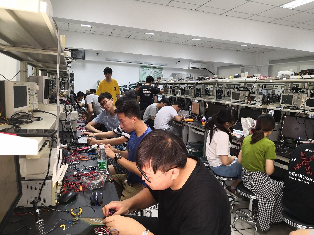 2023高招进行时【专业云讲堂】专访首都师范大学电子信息工程专业负责人、教授袁慧梅_fororder_5