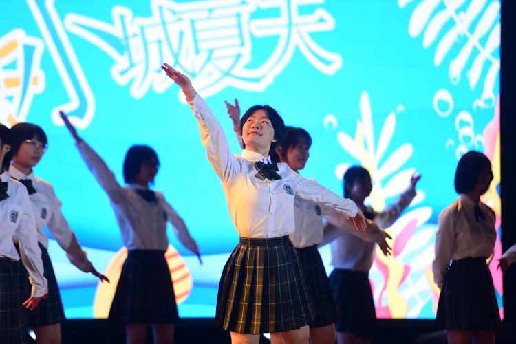 扬我励志青春 ——河间英华校园青春音乐节完满落幕