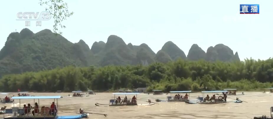 领略桂林山水之美 漓江迎“五一”客流高峰