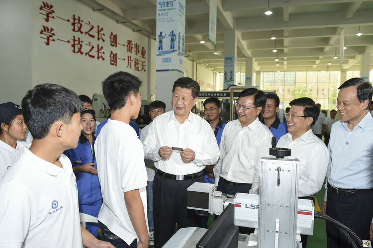 镜观·领航丨总书记这样和青年谈心