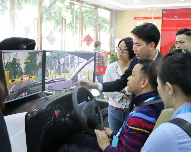 深圳驾培市民开放日 睿航模拟器安全驾驶系统亮相