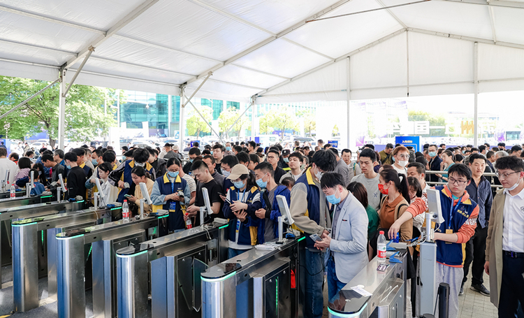 【汽车频道 资讯】江苏苏州：政府补贴+车商优惠+车展补贴 “五一”车市迎消费热潮