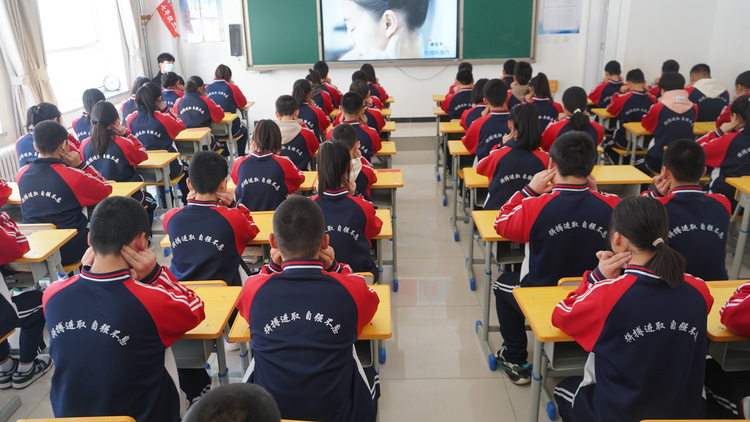 图片默认标题_fororder_比赛中的同学们 邵帅 摄