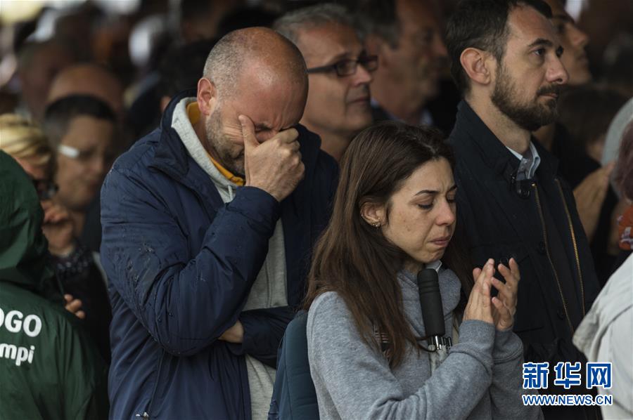 意大利地震灾区为遇难者举办葬礼