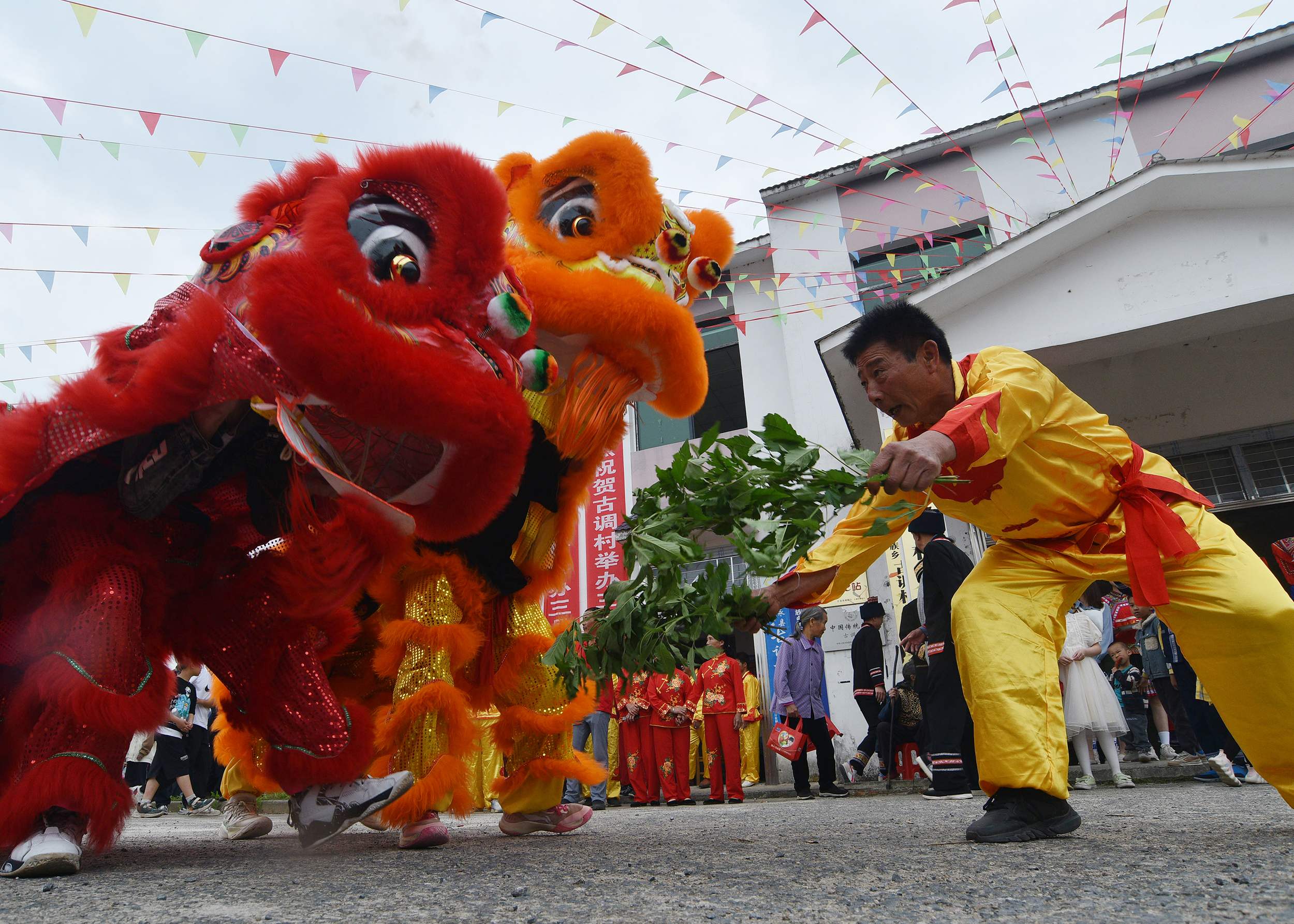 湖南省江永县: 瑶族村民欢度“三月十三”_fororder_微信图片_20230504092231