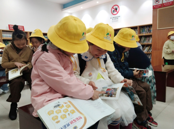 政协委员共行动 探索人文青羊“全龄阅读”低龄儿童沉浸式启智新模式_fororder_未标题-2