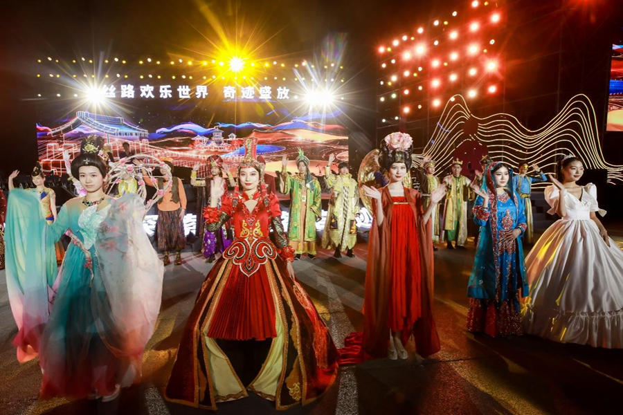 La mise en service à titre d'essai de Silk Road Paradise, un nouveau point de repère du tourisme culturel  dans la province du Shaanxi_fororder_圖片4_副本