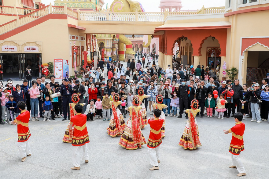 Trial Run for New Silk Road Paradise Cultural Tourism Landmark in Shaanxi_fororder_陕西7