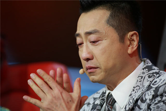 《新歌声》哈林失控老泪纵横 范晓萱抚肩贴心安慰