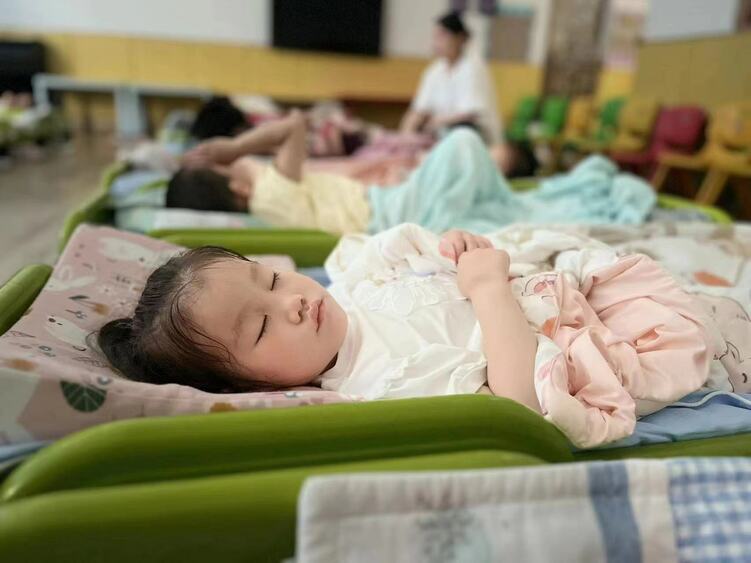 （原创）石家庄市新华区：小托育大服务 破解养育难题_fororder_微信图片_20230531142731