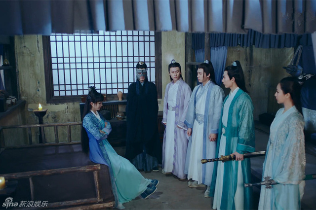 组图：前有葛优瘫后有碧瑶坐 赵丽颖坐姿走红