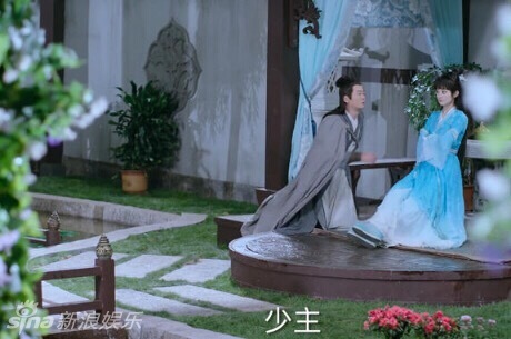 组图：前有葛优瘫后有碧瑶坐 赵丽颖坐姿走红