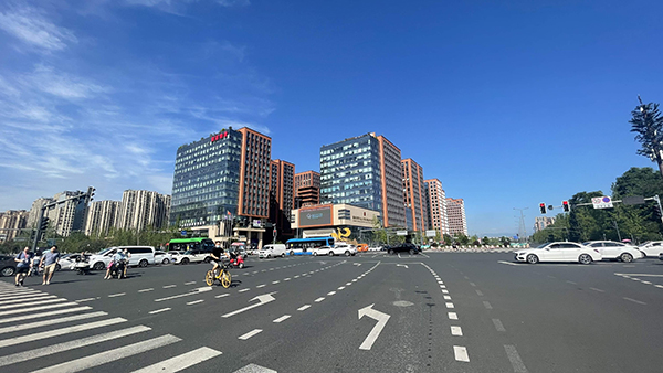 世界你好，我是青羊｜产业青羊 创新引领发展_fororder_青羊区街景+供图+成都市青羊融媒体中心