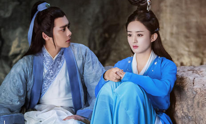 赵丽颖坐姿走红 赵丽颖碧瑶坐是什么样的？