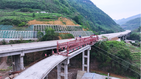 宜威高速公路1525片预制梁全部安全架设完毕_fororder_未标题-1