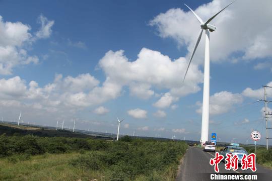 张北“草原天路”见闻：交通拥堵 配套设施不够