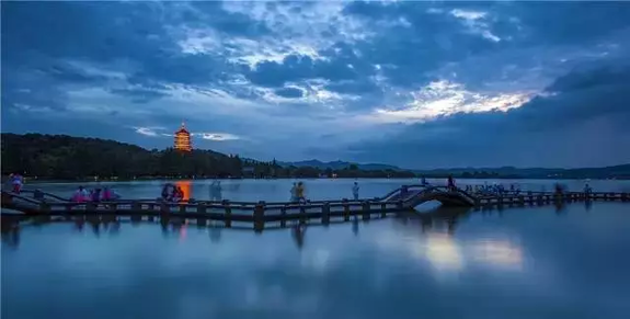 杭州多了一條“西湖夜遊線”！絕美景點都在這兒了