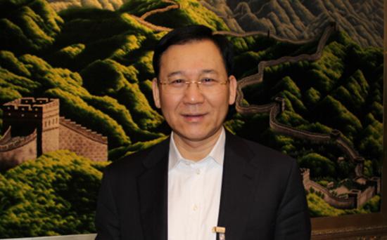 工作生涯中曾获评全国纺织系统劳动模范,鞍山市劳动模范