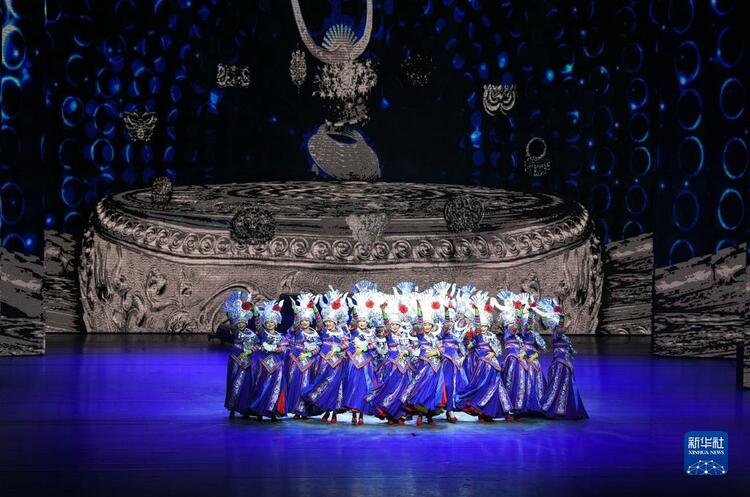 （中首）貴州大型民族歌舞《多彩貴州風》成功演出5000場