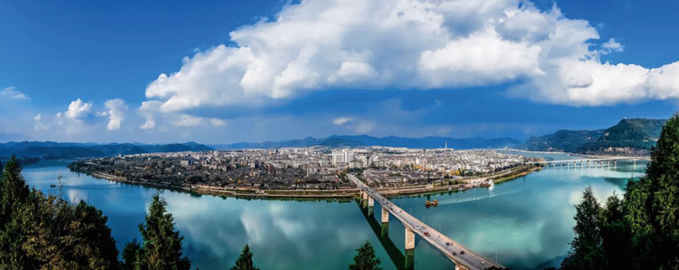 在阆中古城体验一场国风阆潮游