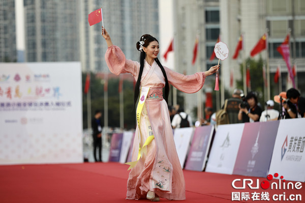 【張晨稿件】世界旅遊小姐全球總決賽入城儀式在青島奧帆中心舉行 【張晨稿件】世界旅遊小姐全球總決賽入城儀式在青島奧帆中心舉行