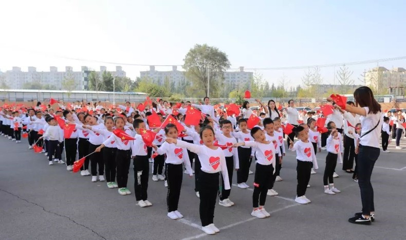 瀋陽市實驗學校旭東小學舉行“童心向黨 紅歌飛揚”主題歌咏會