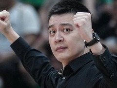辽宁队主教练杨鸣：赛季很困难 总冠军实至名归
