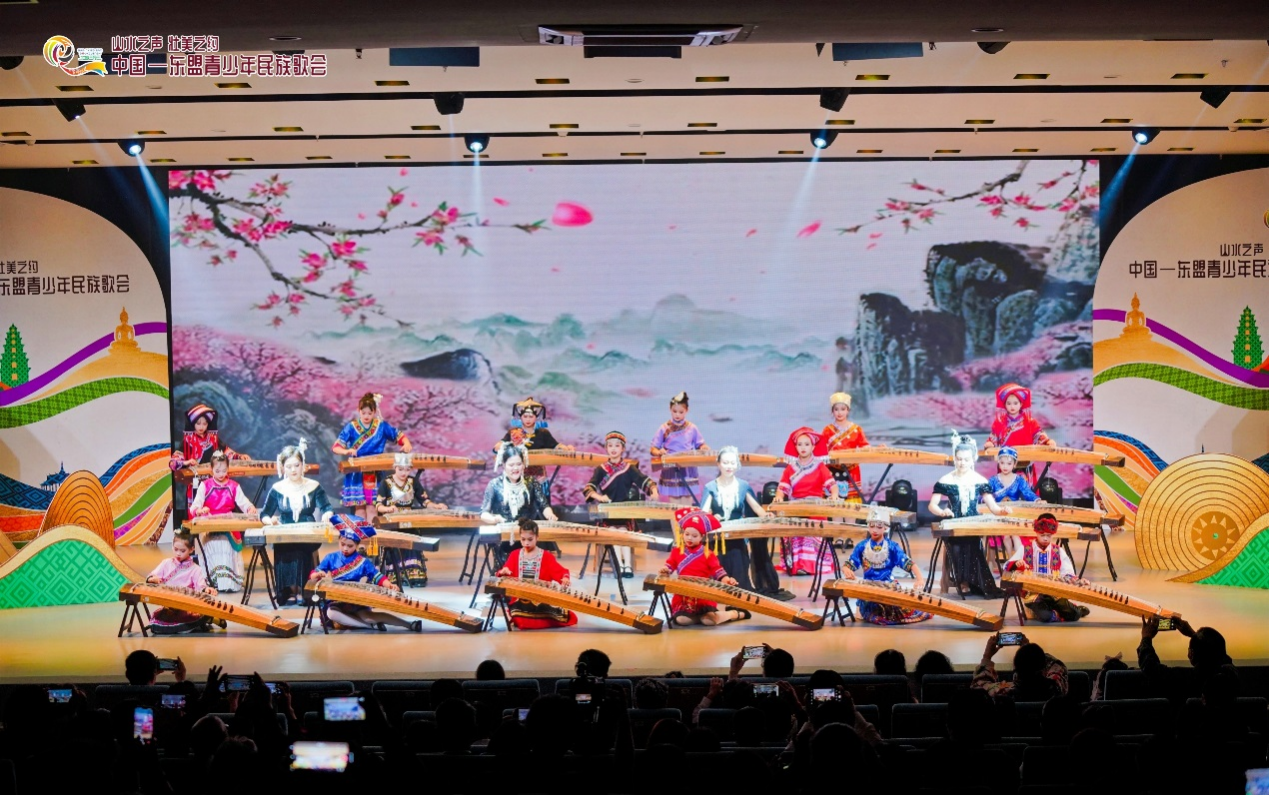 中国—东盟青少年民族歌会在南宁举行