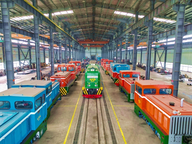 最大牵引重量4000吨的内燃机车在蚌埠五河下线_fororder_1