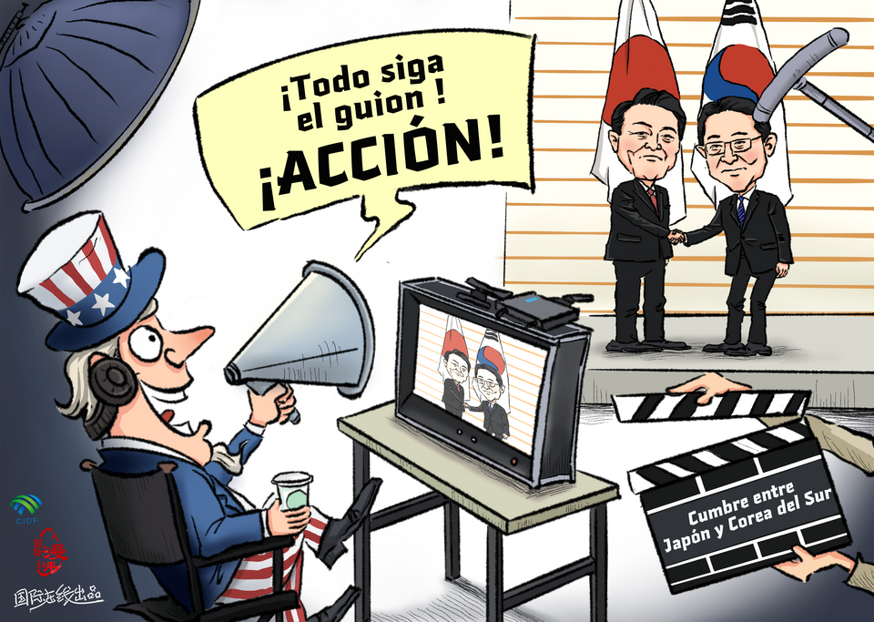 【Caricatura editorial】"¡Todo debe seguir el guion!"_fororder_西班牙語