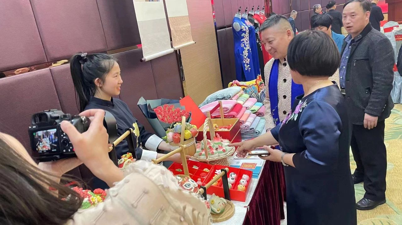 邯郸丛台区非遗传承人受邀参加“文化出海”活动_fororder_微信图片_20230613164111