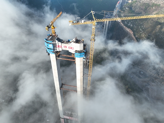 萬橋越黔山  世界級大橋花江峽谷大橋建設穩步推進_fororder_微信圖片_20230518024903