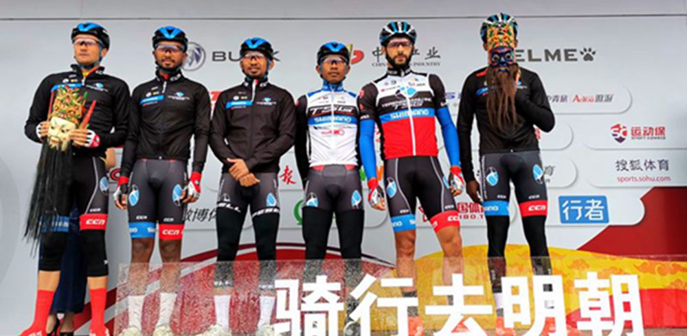 2019环中国国际公路自行车赛安顺赛段在西秀开赛（组图）_fororder_7