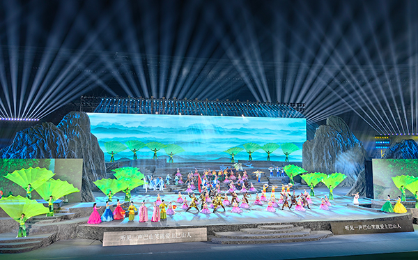 第十一屆巴人文化藝術節暨第二屆川渝曲藝展演在巴中開幕_fororder_開幕式演出--攝影--徐琴