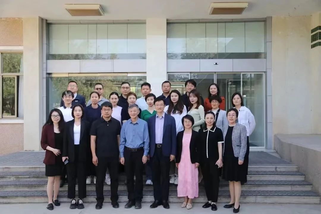 Visite de Dunhuang｜La réunion de promotion pour la collecte des cas pratiques exemplaires à l'Institut de recherche de Dunhuang_fororder_5
