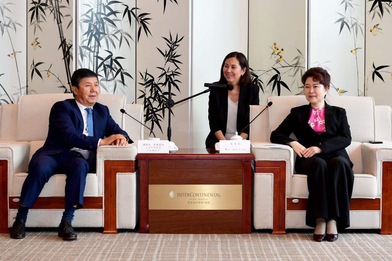 陕西省贸促会会长马玉红会见吉尔吉斯斯坦工商会主席捷米尔·萨里耶夫一行并签订框架合作协议_fororder_图片2