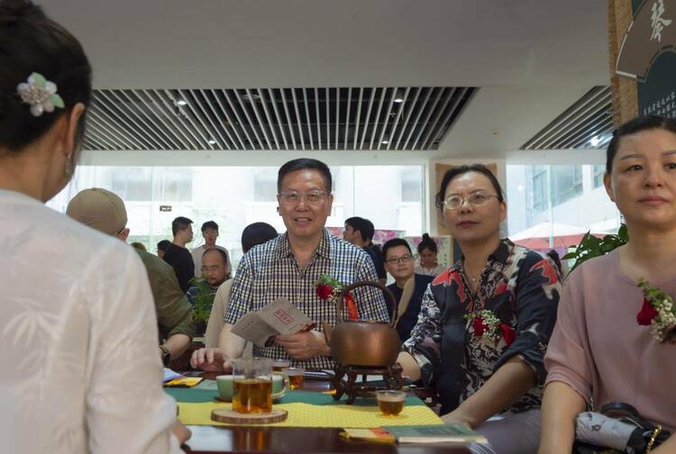 学校首届“海经雅集”在中德学院和图书馆举行