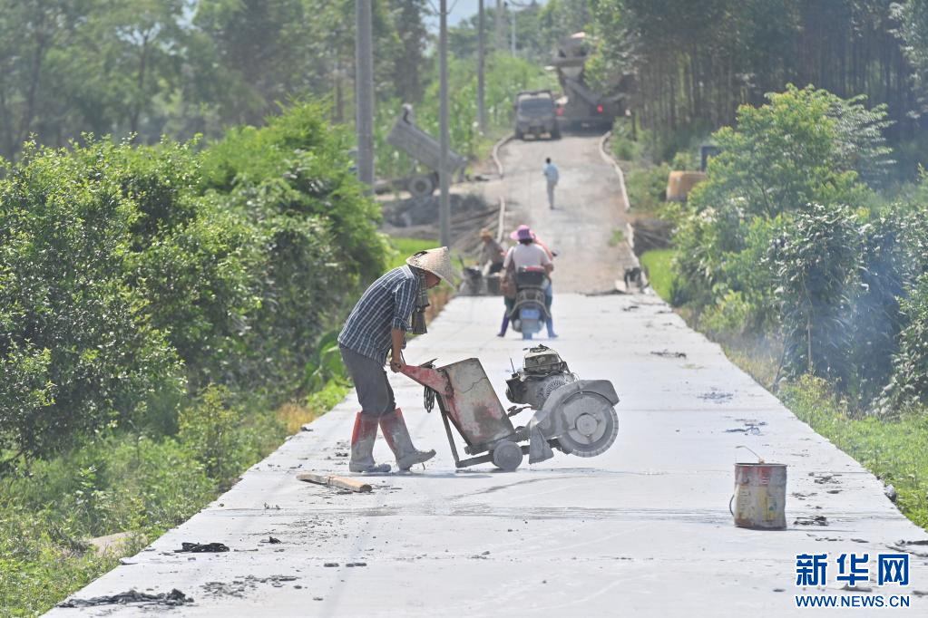 广西鹿寨：农田升级助增收_fororder_202306166300e301fd7b4c86904790e271c9ad2c_2023061619505f1c1cf84227928287ec3923938f