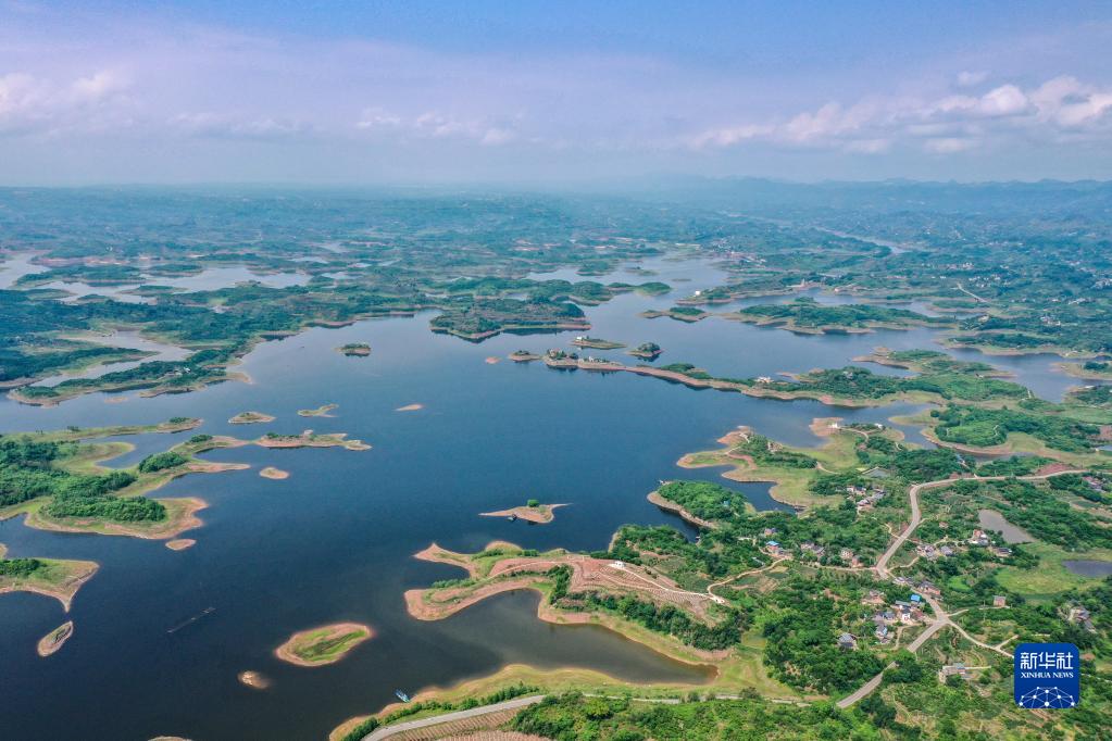 重庆最大人工湖绘就“人水和谐”新画卷