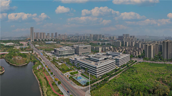 重庆两江新区今年1到4月工业投资总额达102亿元_fororder_图片2