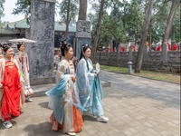 穿越古今！洛陽文博場所紛紛上演漢服變裝秀