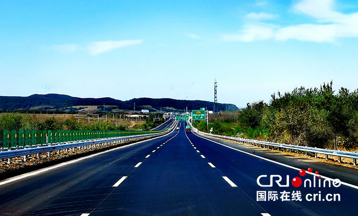 珲乌高速公路吉林市至长春龙嘉国际机场改扩建项目正式通车