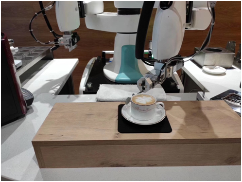 【聚焦重庆】机器人“咖啡师”亮相重庆两江新区机器人展示中心